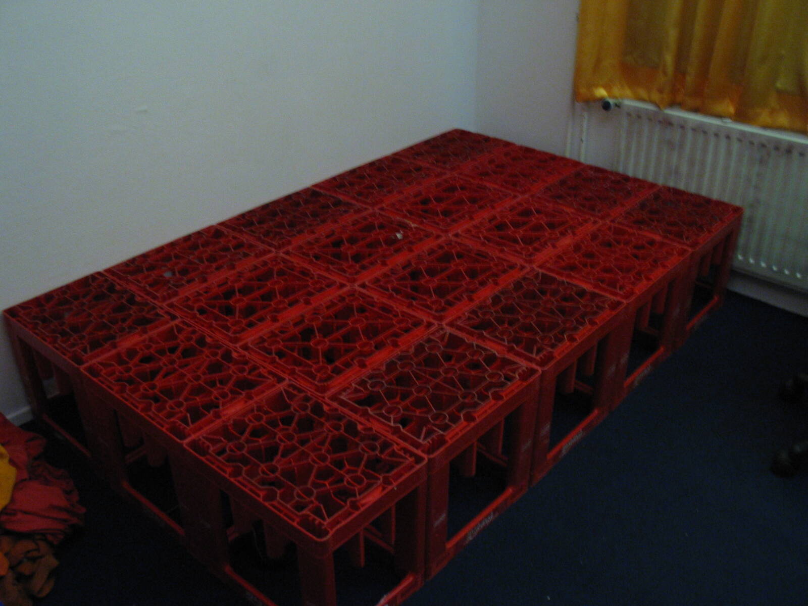 Crate bed