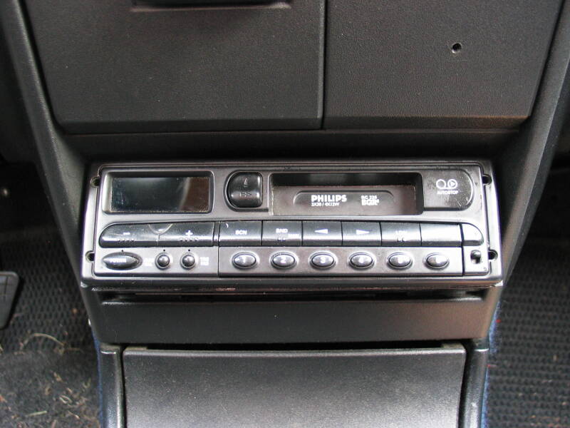 Fake car radio front – geekabit