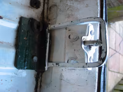Protection bar close-up